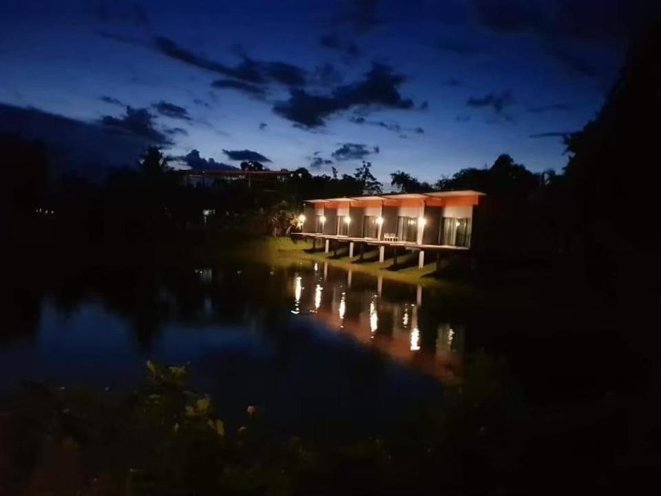 Baan Suan San Rak บ้านสวนแสนรัก Buriram Kültér fotó